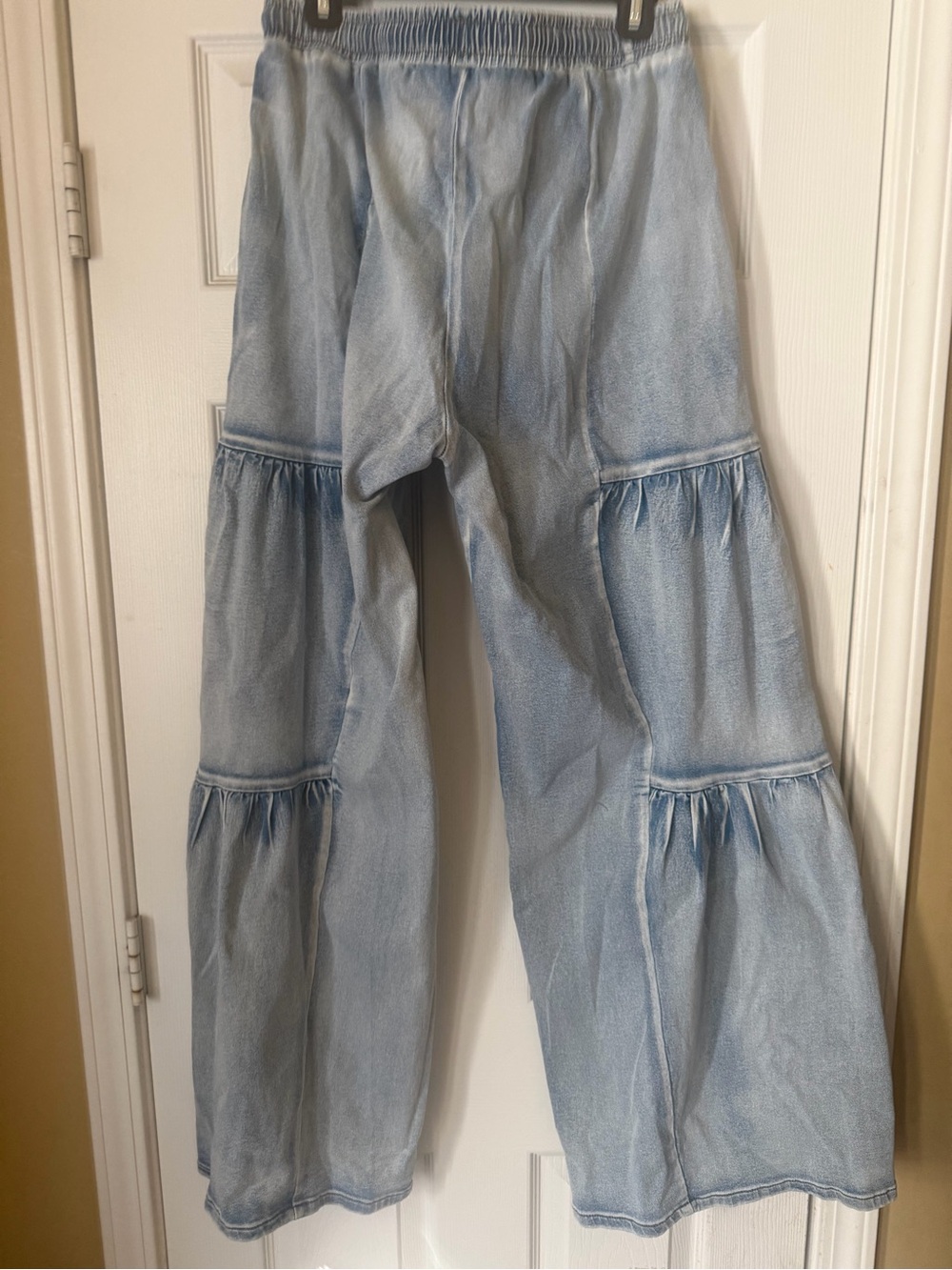 Fashion Nova Goin with the Flow easy fit Jeans. Tall Girl Friendly! NWT Sz Lrg - Picture 2 of 4